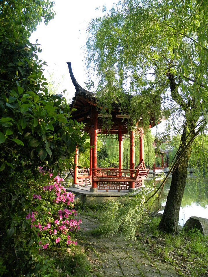 JDB电子游戏官网-衣帽间和衣柜的区别(图2) JDB电子