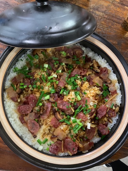 【JDB电子游戏官网】牛仔外套搭配什么裤子 小脚裤最显瘦(图4) JDB电子