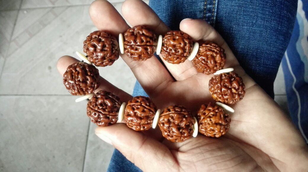 JDB电子_教你秋冬油皮怎么选粉底液,这几款绝对不踩雷!(图1) JDB电子试玩网页版