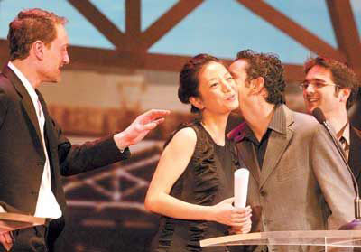 良性子宫肌瘤的主要症状 子宫肌瘤手术有几种?|JDB电子(图1) JDB电子游戏官网